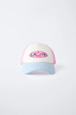 CASQUETTE EN RÉSILLE BRODÉE
