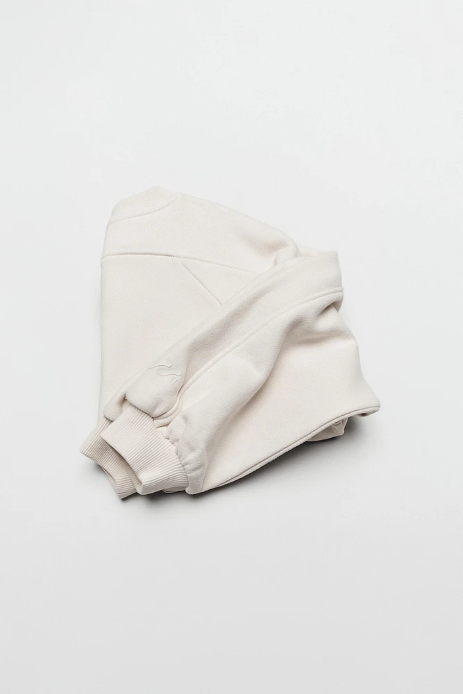 PLAIN CUT-OUT SWEATSHIRT