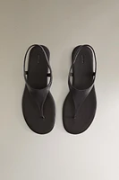 SANDALES PLATES CUIR