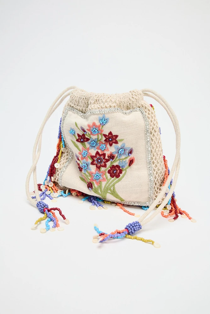 FLORAL EMBROIDERY BUCKET BAG