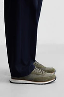 CASUAL SNEAKERS