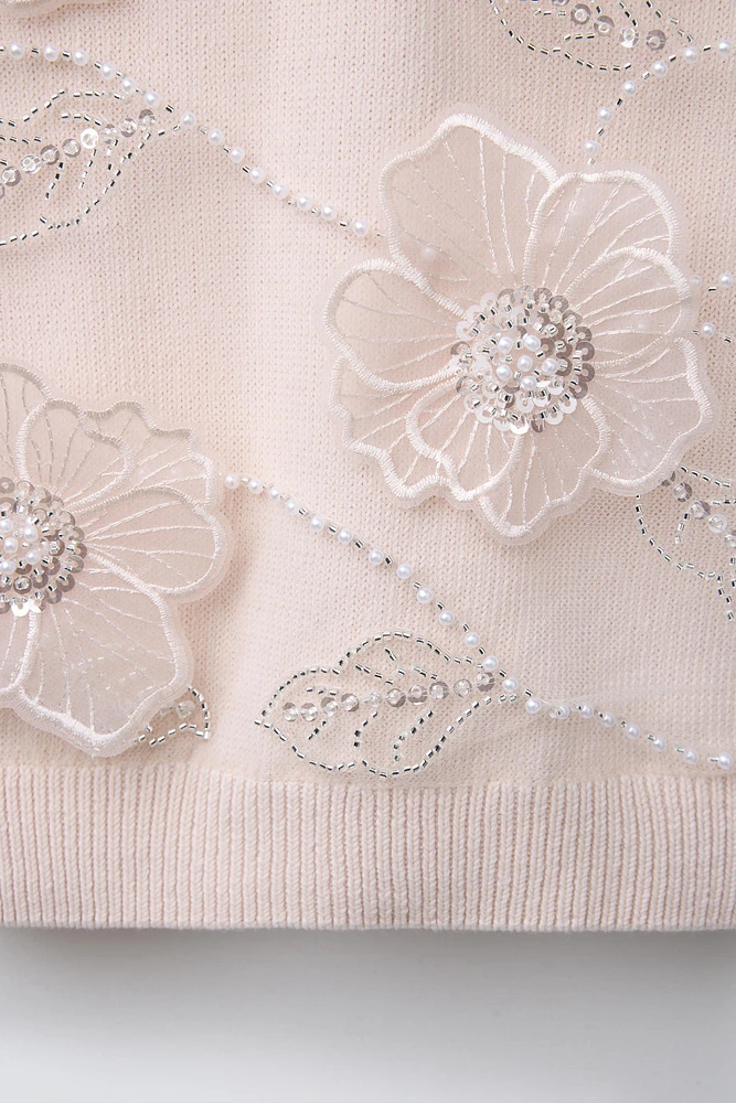 SPARKLY FLORAL KNIT VEST
