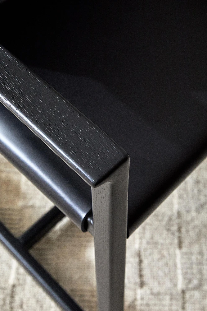 CHAIR 03