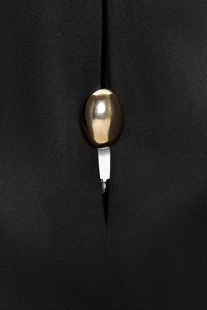 ROBE COURTE DÉCOR DORÉ