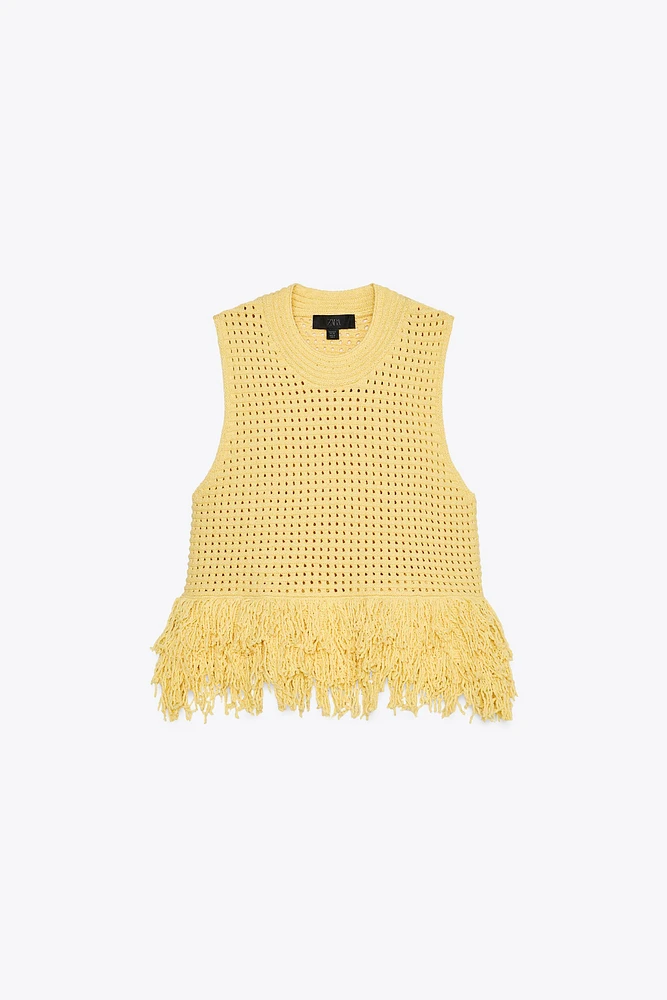 TOP EN MAILLE QUADRILLÉ À FRANGES