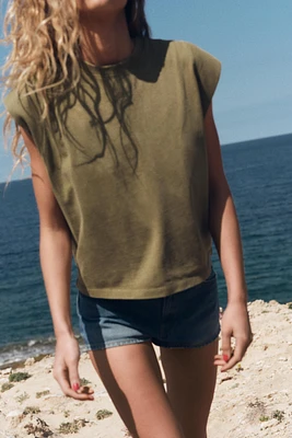 T-SHIRT SANS MANCHES EFFET DÉLAVÉ
