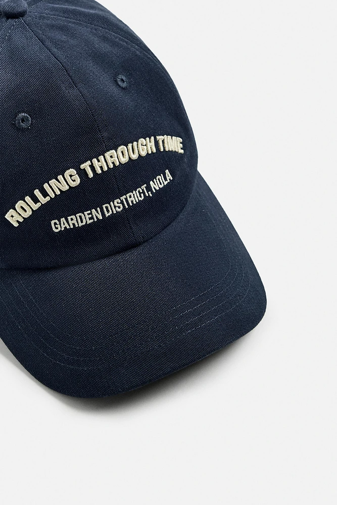CONTRAST EMBROIDERED CAP