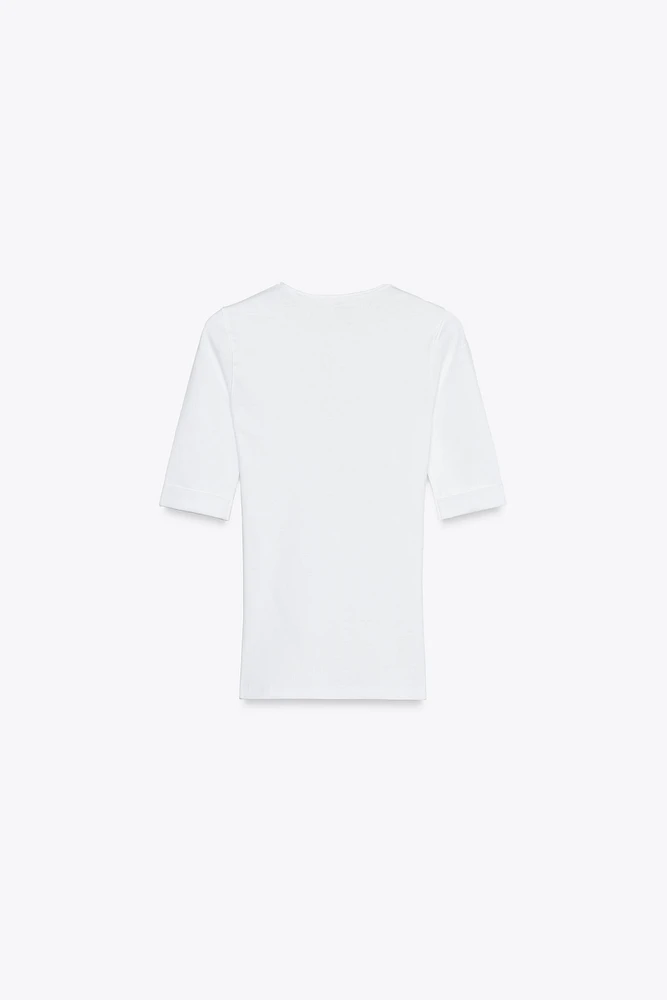 T-SHIRT EN COTON DÉLAVÉ