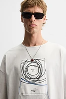 T-SHIRT AVEC PIÈCE EN MATIÈRES VARIÉES