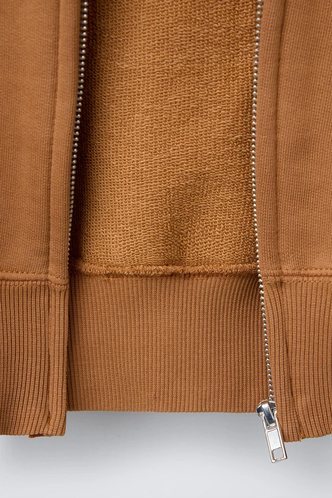 CROPPED LABEL SWEATSHIRT