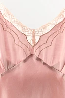 ROBE SATINÉE AVEC VISCOSE ET DENTELLE