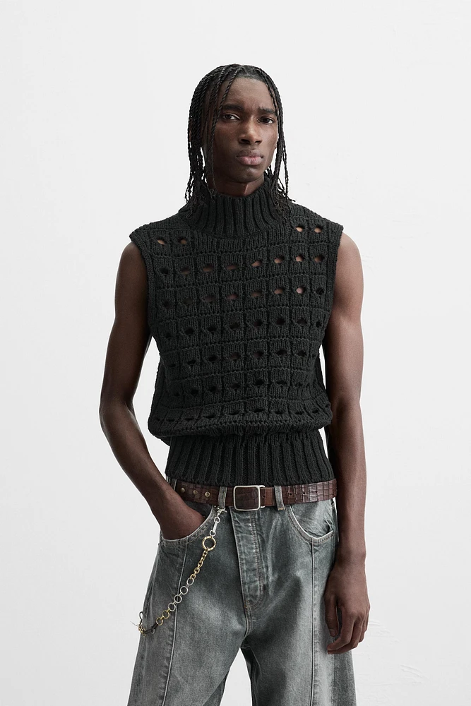 TEXTURED KNIT VEST LIMITED EDITION