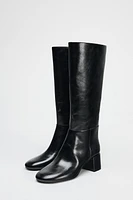 WIDE HEELED TOPSTITCHED BOOTS