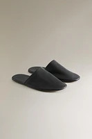 CHAUSSONS OUVERTS À L'ARRIÈRE CUIR