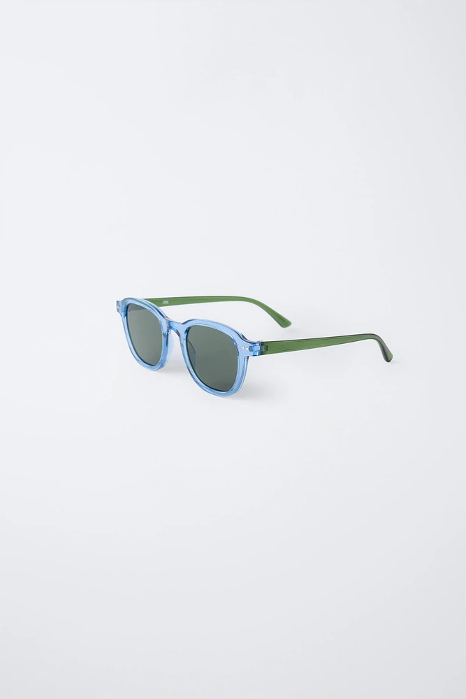 LUNETTES DE SOLEIL MONTURE TRANSPARENTE