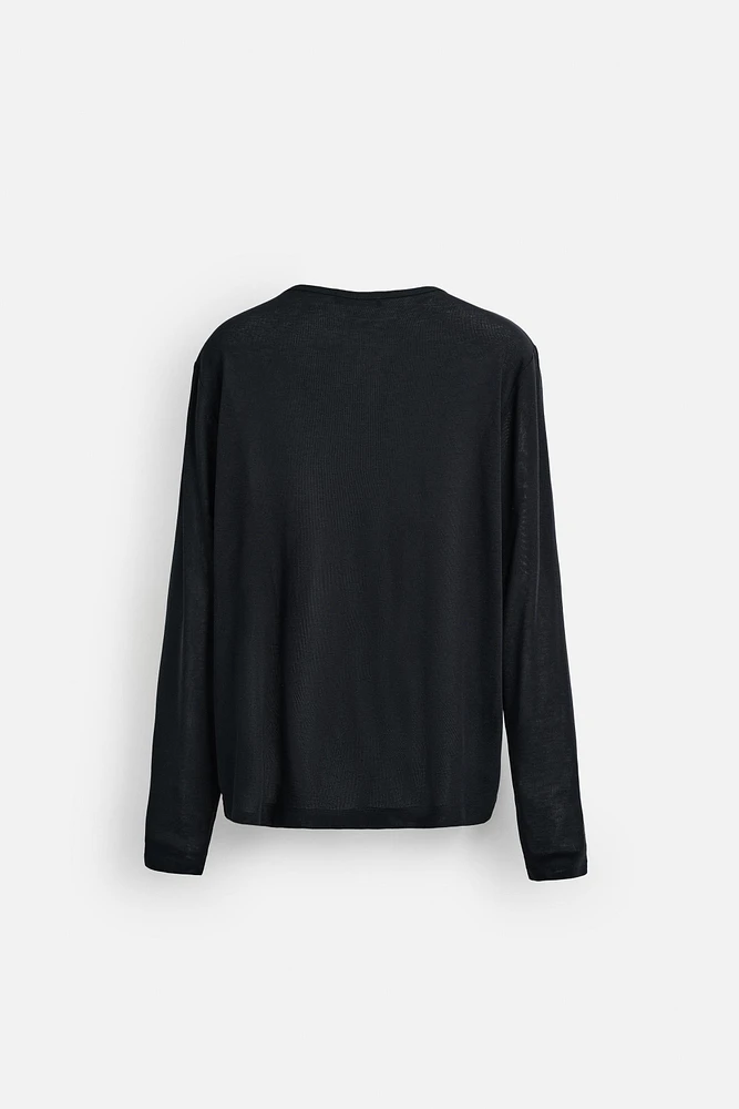 DOUBLE NECK BUTTON T-SHIRT