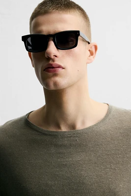 LUNETTES DE SOLEIL CARRÉES