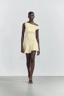 ROBE À TEXTURE AVEC PLIS