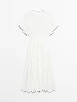 Robe longue contrastante plissée