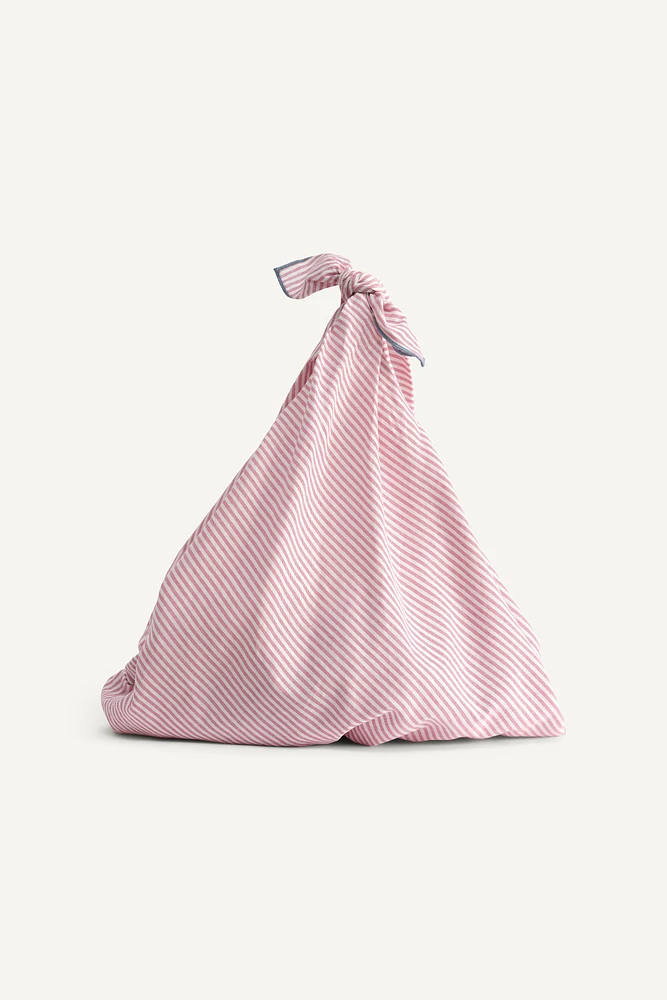 KNOTTED SHOULDER BAG