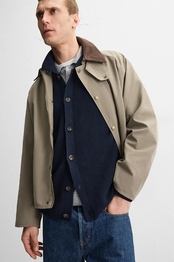 CONTRAST COLLAR JACKET