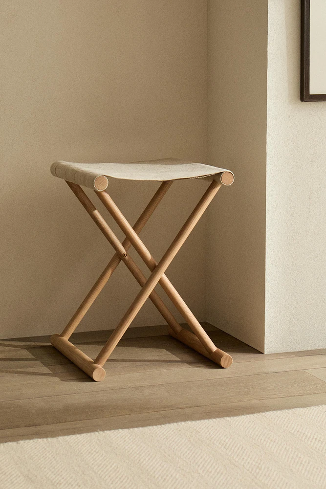 LINEN ASH FOLDING STOOL