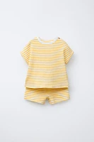 ENSEMBLE GAUFRÉ T-SHIRT ET BERMUDA RAYÉ