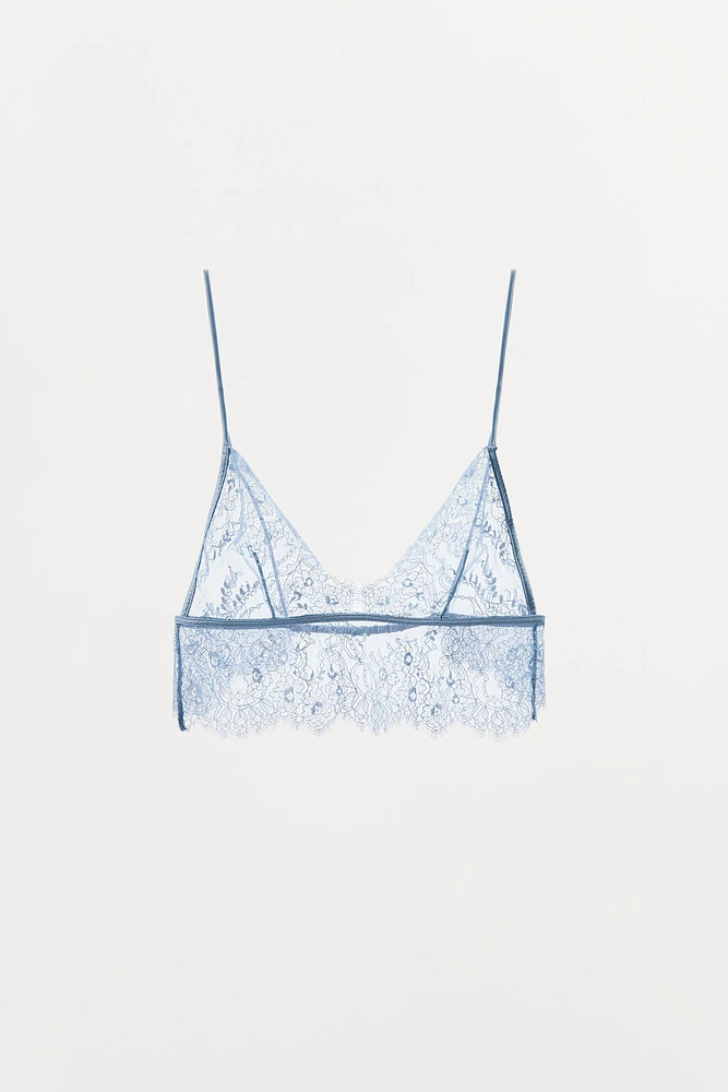 BRALETTE TRIANGLE EN DENTELLE