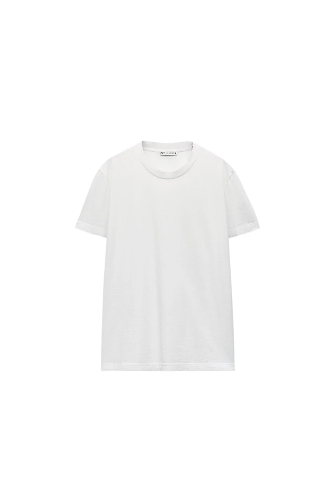 T-SHIRT EN COTON FINI ENZYMATIQUE
