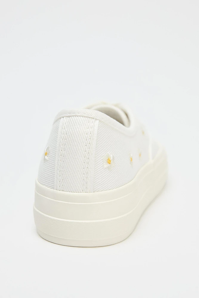 FLORAL EMBROIDERED SNEAKERS