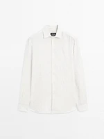 Chemise slim à rayures en lin
