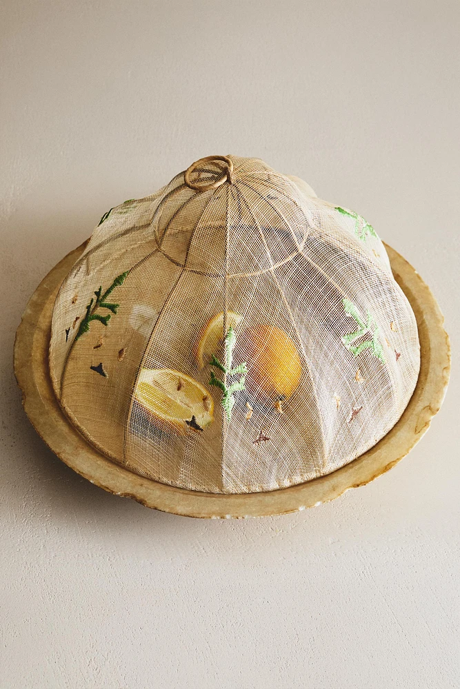 EMBROIDERED SISAL MESH DOME