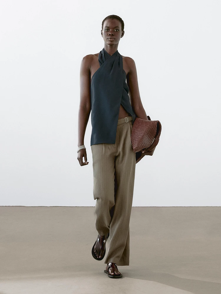 Halter neck back neckline top