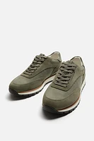 CASUAL SNEAKERS