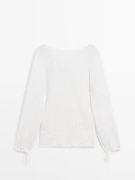 Balloon sleeve sweater with bows