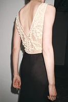 ROBE EN MATIÈRES VARIÉES STRUCTURE FANTAISIE