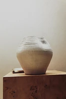 VASE EN CÉRAMIQUE IRRÉGULIÈRE