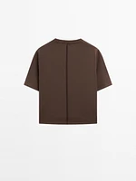 Short sleeve T-shirt with topstitching detail