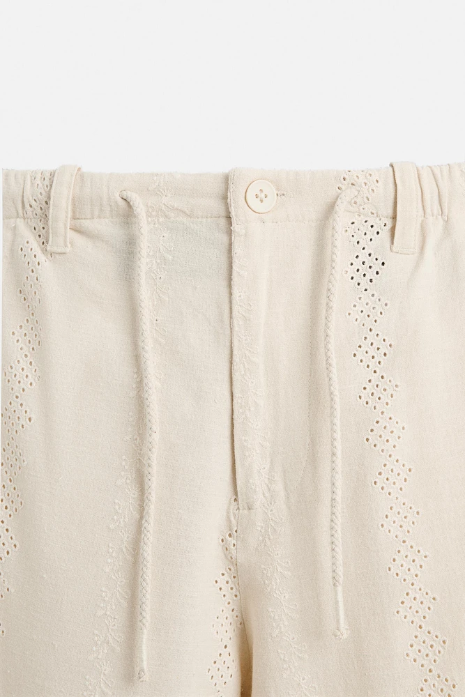 PANTALON COTON ET LIN BRODÉ PERFORÉ