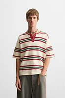 T-SHIRT EN MAILLE TEXTURÉE À RAYURES