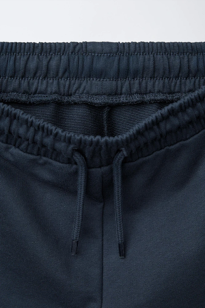 ENSEMBLE SWEAT ET BERMUDA SPORTY