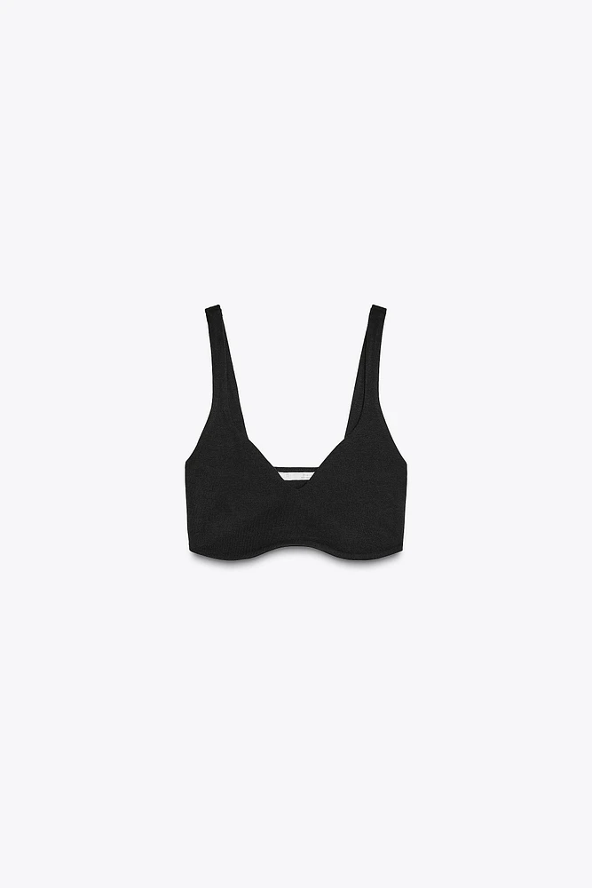 INTERLOCK CROP TOP