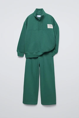 LABEL SWEATSHIRT AND PANTS SET