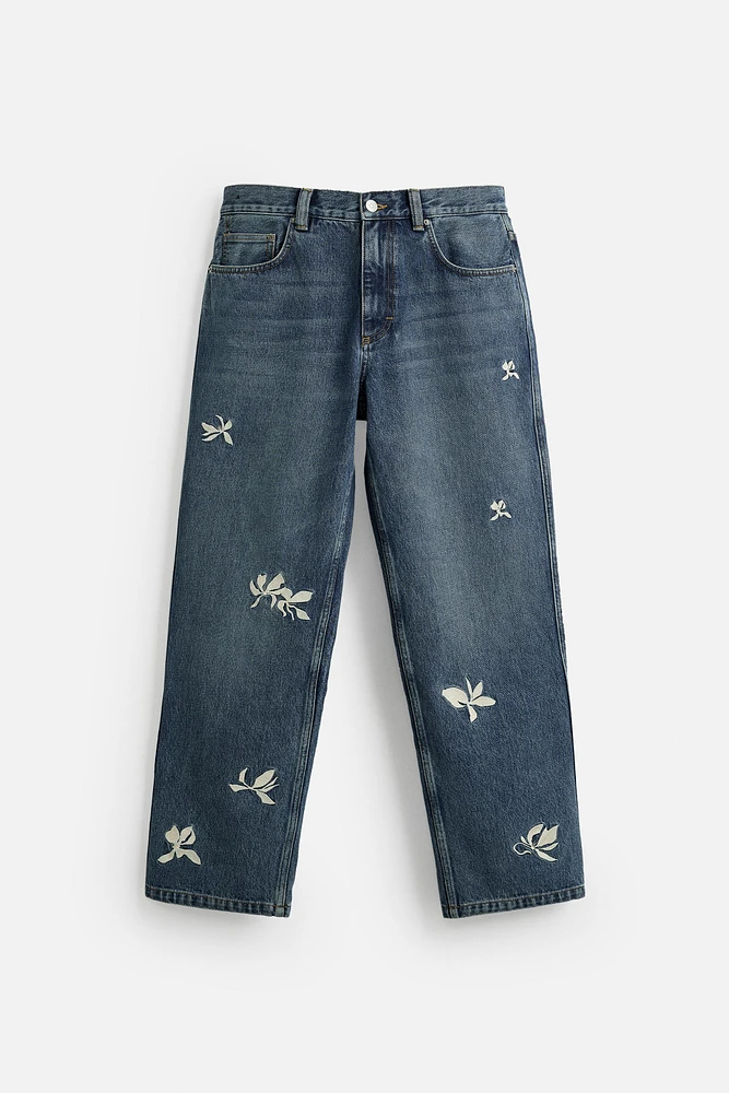 EMBROIDERED RELAXED FIT JEANS