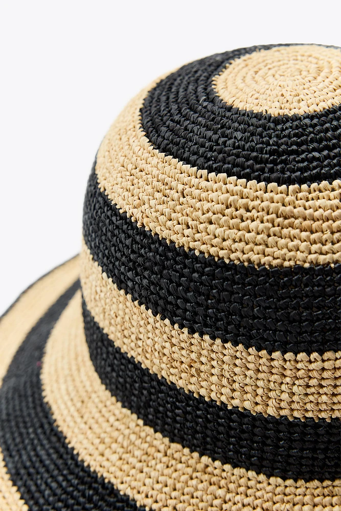 STRIPED BUCKET HAT