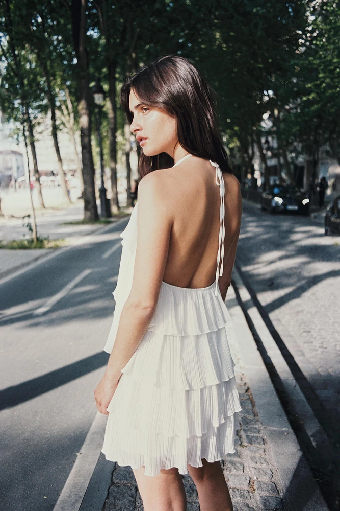 ROBE HALTER À VOLANTS