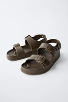 SANDALES DE BAIN