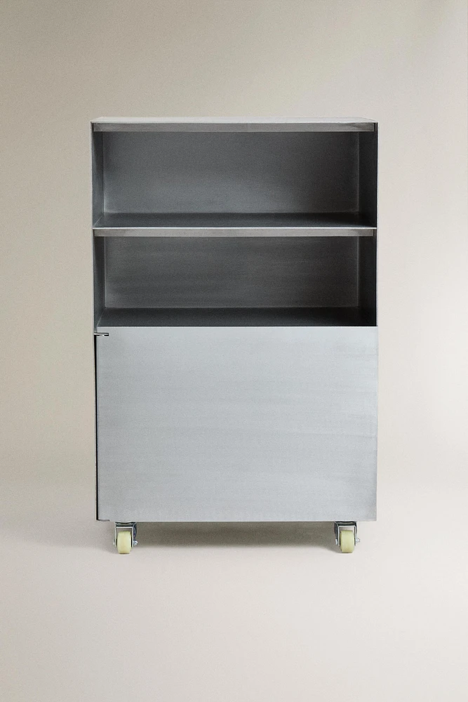 ALUMINUM STORAGE UNIT WITH WHEELS