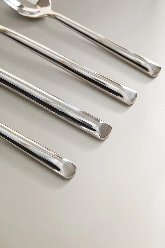 ENSEMBLE COUVERTS 4 PIÈCES ACIER FORGÉ