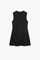ROBE EN MAILLE BRODERIES AJOURÉES